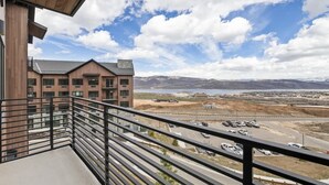 Unclassified image, 4 of 35, button - New! Luxe Studio + Patio | Trails, Lake & Adventure | Free shuttle to Gondola (Park City)