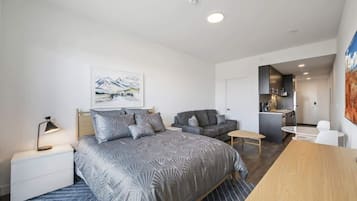 1 bedroom, bed sheets