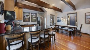 Private kitchen - Charming Chalet in Old Town & Pet Friendly (Park City)