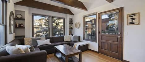 Televisión, videojuegos y oficina