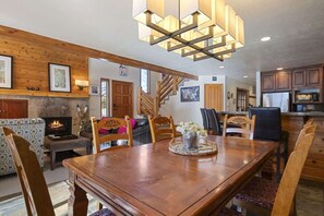 Dining - Heart of Deer Valley. Private, Hot Tub, Sleeps 12! (Park City)
