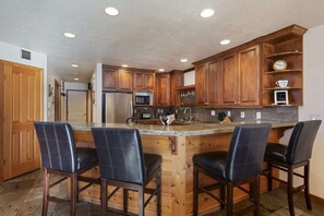Fridge, microwave, oven, stovetop - Heart of Deer Valley. Private, Hot Tub, Sleeps 12! (Park City)