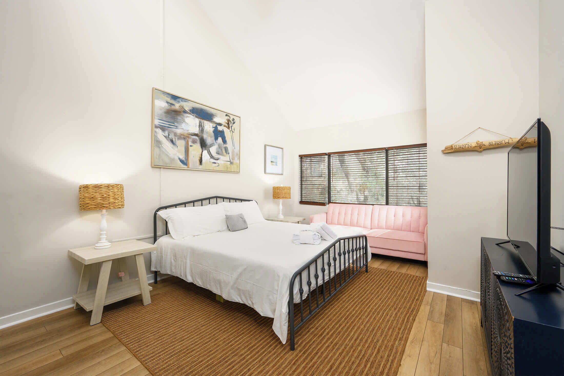 3 bedrooms, desk, iron/ironing board, travel cot