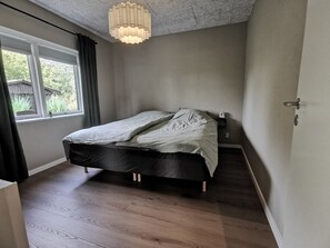 House, 4 Bedrooms, Smoking, Patio - Cozy 4-bedroom Holiday Home in Vesterø Havn, Denmark (Læsø)