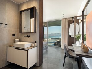 5 bedrooms, iron/ironing board, free WiFi, bed sheets - New Luxury villa with infinity pool close to the city (Kissamos)