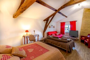 2 bedrooms, iron/ironing board, WiFi - Gîte La Ferme de La Forêt – A Peaceful Retreat Surrounded by Nature (Beauronne)
