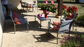 屋外ダイニングエリア