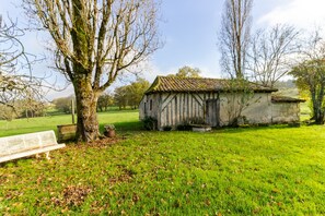 Exterior - Gîte La Ferme de La For êt – A Peaceful Retreat Surrounded by Nature (Beauronne)
