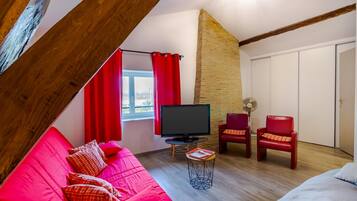TV, fireplace, DVD player, stereo