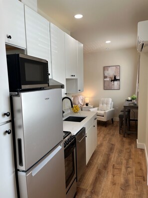 Fridge, microwave, oven, stovetop - Winney Hill Studios #2 of 8 Studios  - Full Renovation, 1 mile to ASV (Oneonta)
