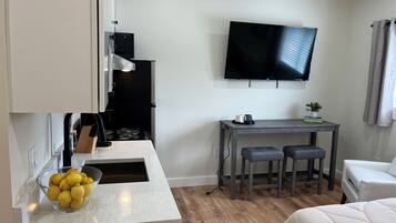 Fer et planche Ă repasser, Wi-Fi gratuit, draps fournis