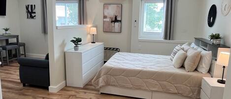 Fer et planche à repasser, Wi-Fi gratuit, draps fournis