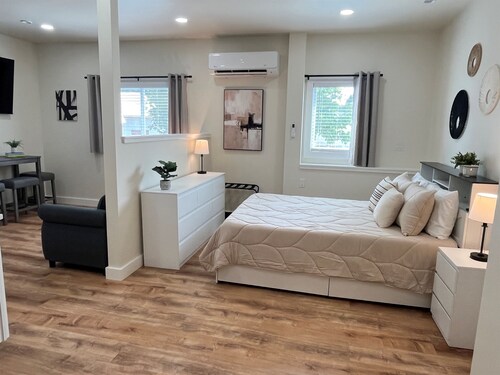 Full Renovation, new construction throughout. 7 of 8 Studios, 1 mile to ASV