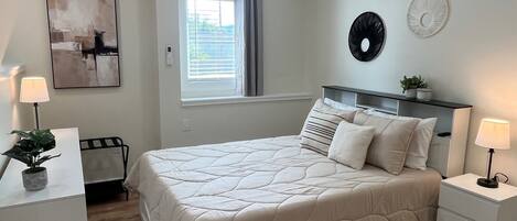 Iron/ironing board, free WiFi, bed sheets