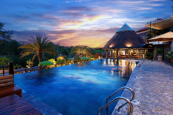 Outdoor pool, open 8:00 AM to 9:00 PM, pool umbrellas, sun loungers