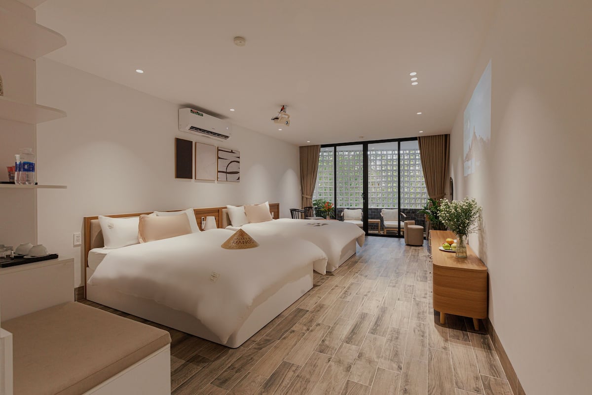 In-room safe, desk, laptop workspace, blackout curtains