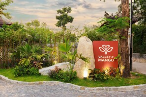 Front of property - VALLEY DE MANGO VILLA (Hue)