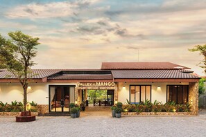 Front of property - VALLEY DE MANGO VILLA (Hue)