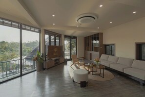 In-room safe, desk, laptop workspace, blackout curtains - VALLEY DE MANGO VILLA (Hue)