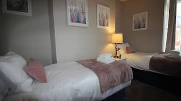 Cottage | 2 bedrooms, individually decorated, individually furnished, free WiFi