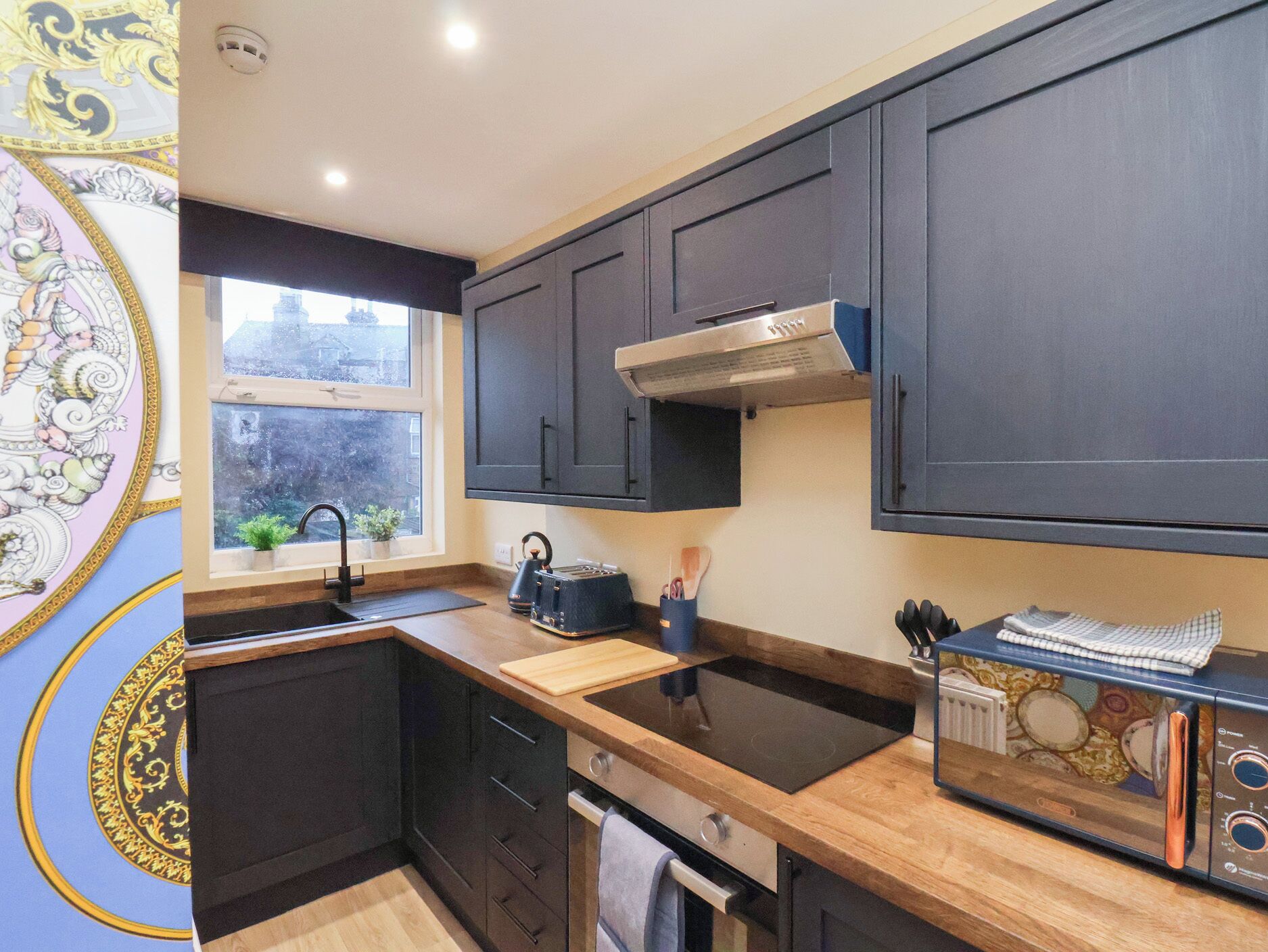 Cookware/dishes/utensils