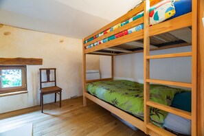 3 bedrooms, iron/ironing board, bed sheets - Ganisson Cottage in the Heart of Nature (Presles)