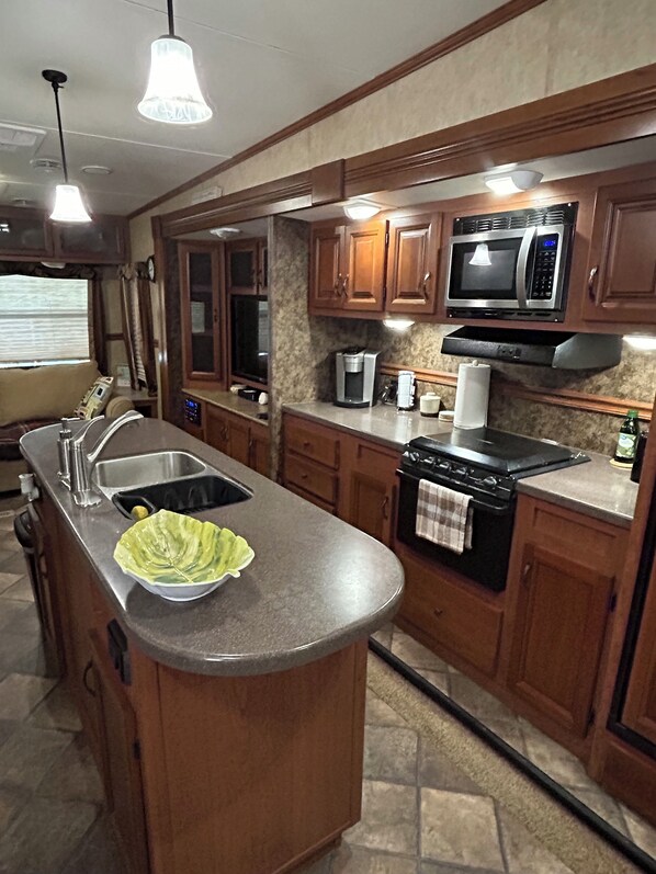 Coffee/tea maker, fridge, microwave, oven - Blue Lagoon. Enchanting RV in sunny Naples (Naples)
