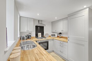 Fridge, microwave, oven, coffee/tea maker