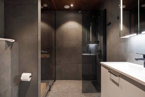 Hair dryer, towels - Le Chalet Lingonberry D3 by Aavalevi (Levi)