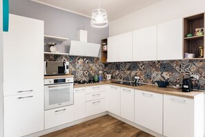 Refrigerador, microondas, lavavajillas