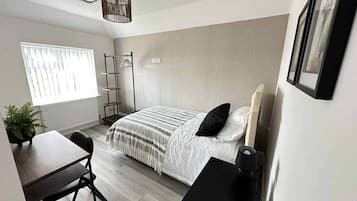 4 Schlafzimmer, Bügeleisen/Bügelbrett, WLAN, Bettwäsche