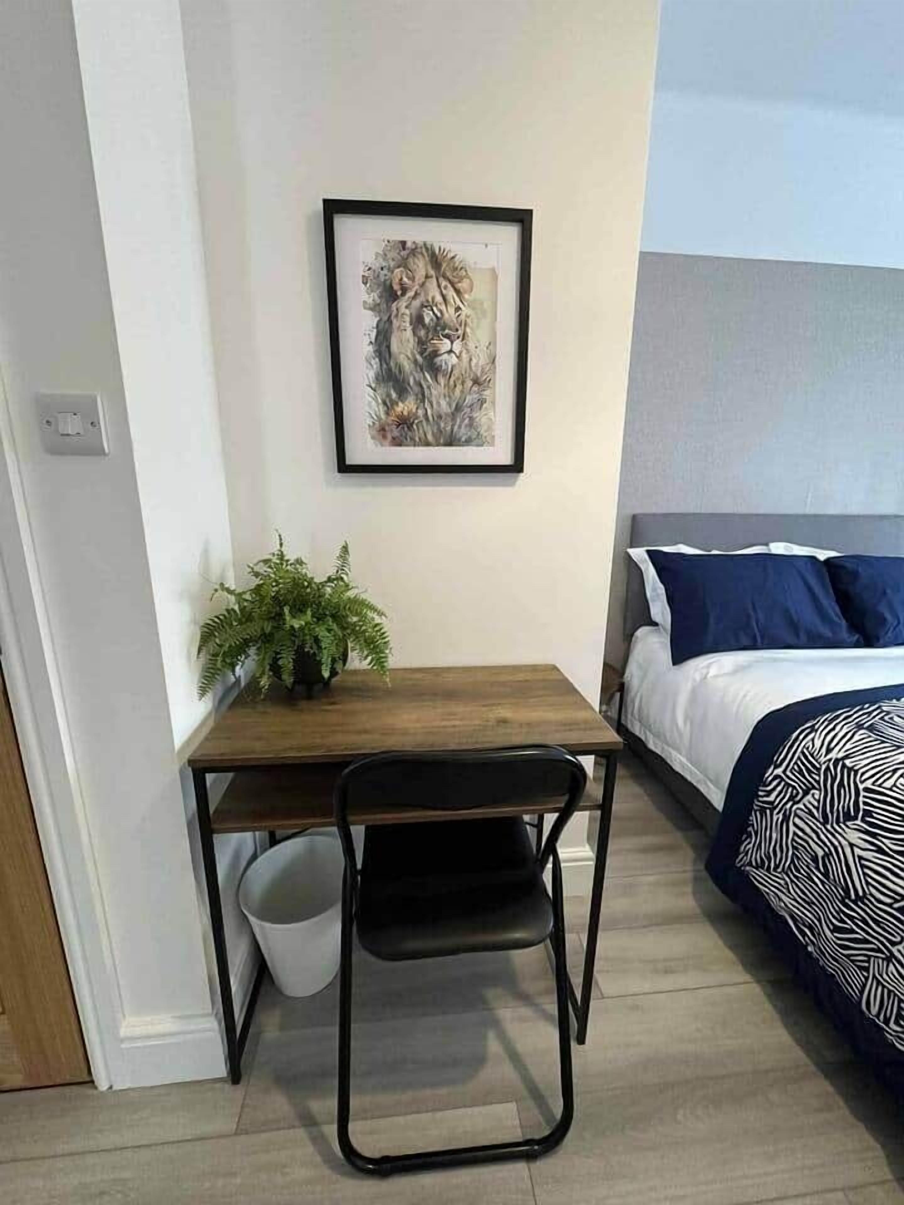 4 bedrooms, iron/ironing board, WiFi, bed sheets