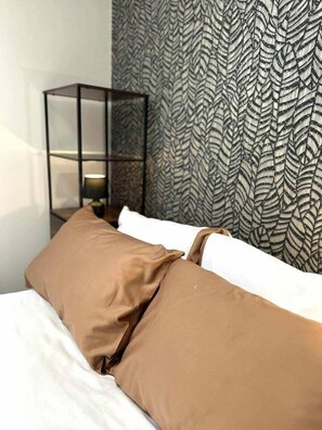 1 habitación, tabla de planchar con plancha, wifi y ropa de cama 