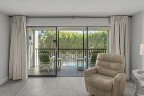 Interior - Across the street from the beach! 2 bedroom,  2 bath condo (Sanibel Island)