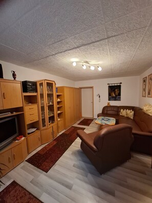 Télévision, table de tennis de table