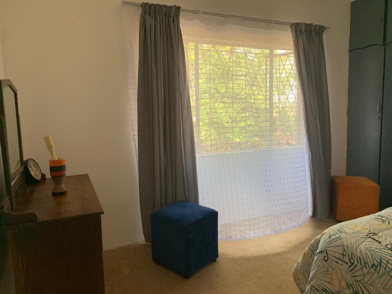 5 bedrooms, iron/ironing board, bed sheets