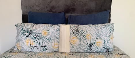 5 多间卧室、熨斗/熨衣板、床单