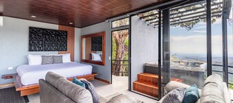 Mini-cottage on the mountain with luxury view + fire pit and jacuzzi