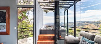 Mini-cottage on the mountain with luxury view + fire pit and jacuzzi