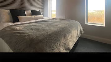 Fer et planche Ă repasser, accĂšs Internet, draps fournis