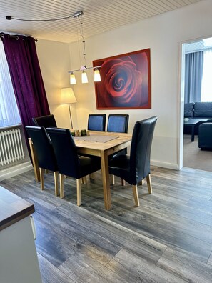 Dining - Apartment '3' with Private Terrace (Cuxhaven)