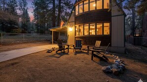 Property grounds - Cub Cabin Escape: Hot Tub, Games, Fire Pit, BBQ (Big Bear)