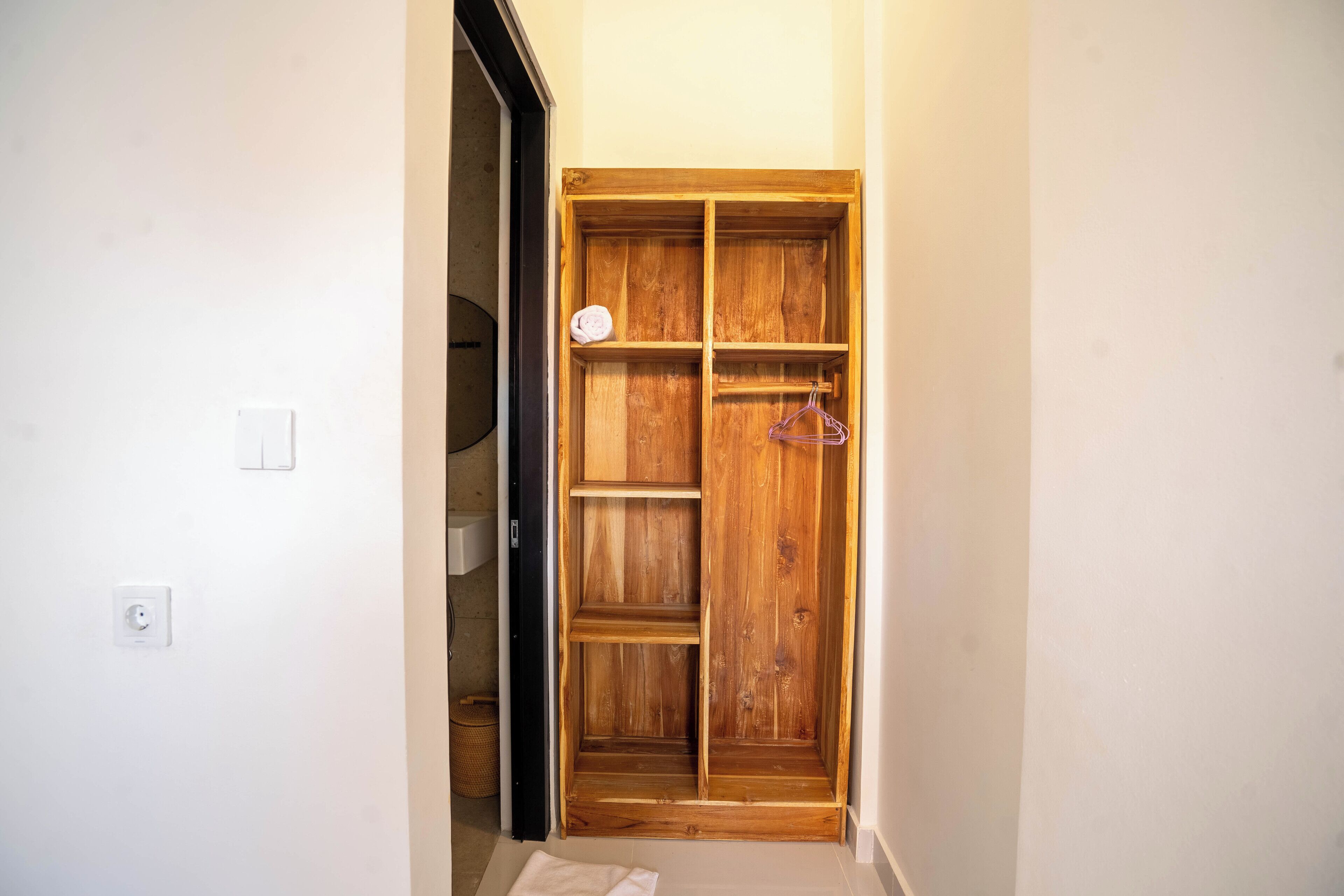 高级双人房, 1 张特大床 | 办公桌、免费 WiFi