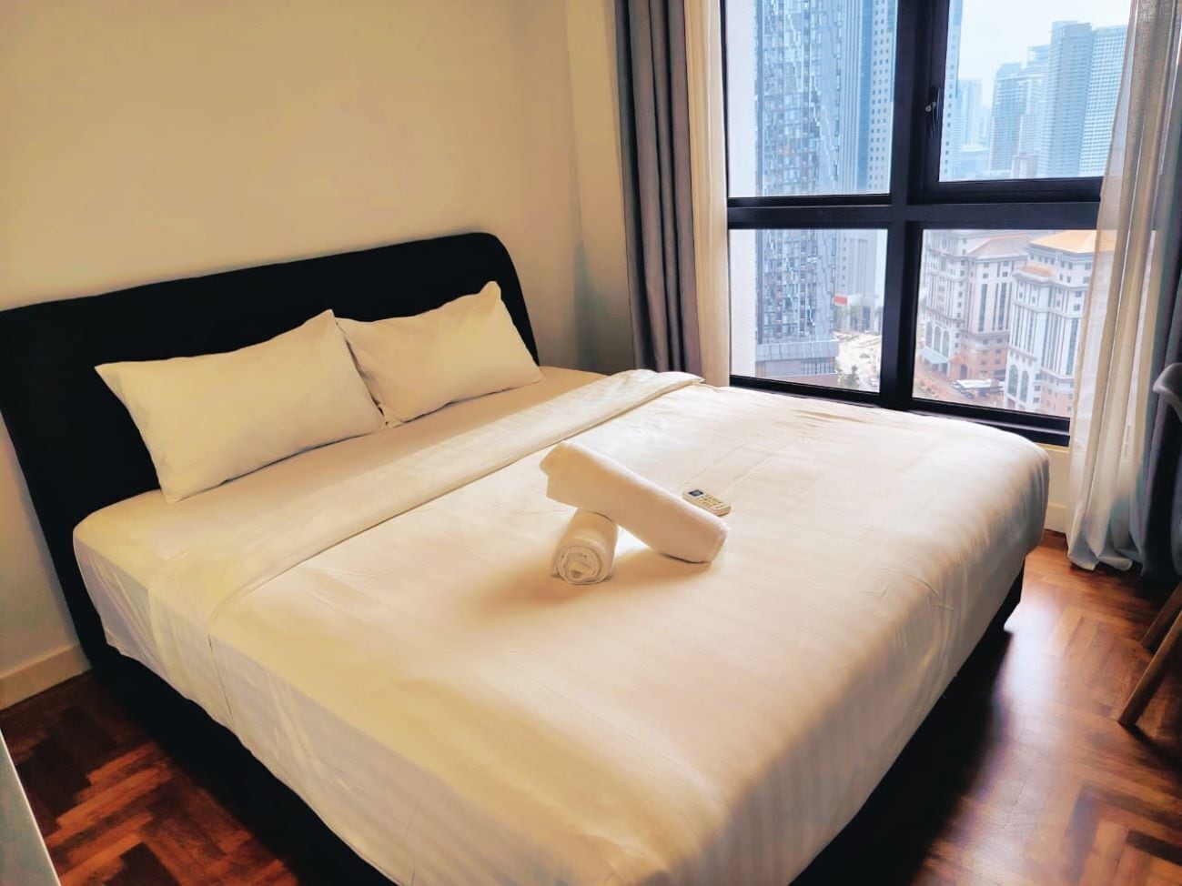 Apartemen Mewah, 2 kamar tidur, balkon | Brankas, setrika/meja setrika, dan Wi-Fi gratis