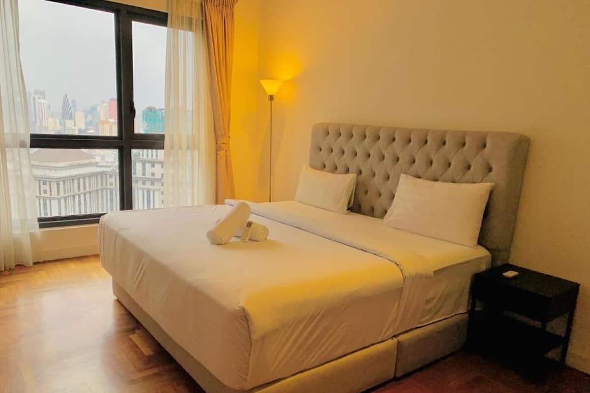 Standard Apartment, 1 Bedroom, Balcony, City View | In-room safe, iron/ironing board, free WiFi