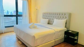 Luxury Apartment, 2 Bedrooms, Balcony | In-room safe, iron/ironing board, free WiFi