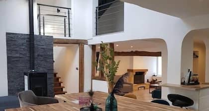 Nalan Johannisien, Maison piscine chauffée-Spa