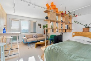 1 habitación, tabla de planchar con plancha, cuna de viaje y wifi 