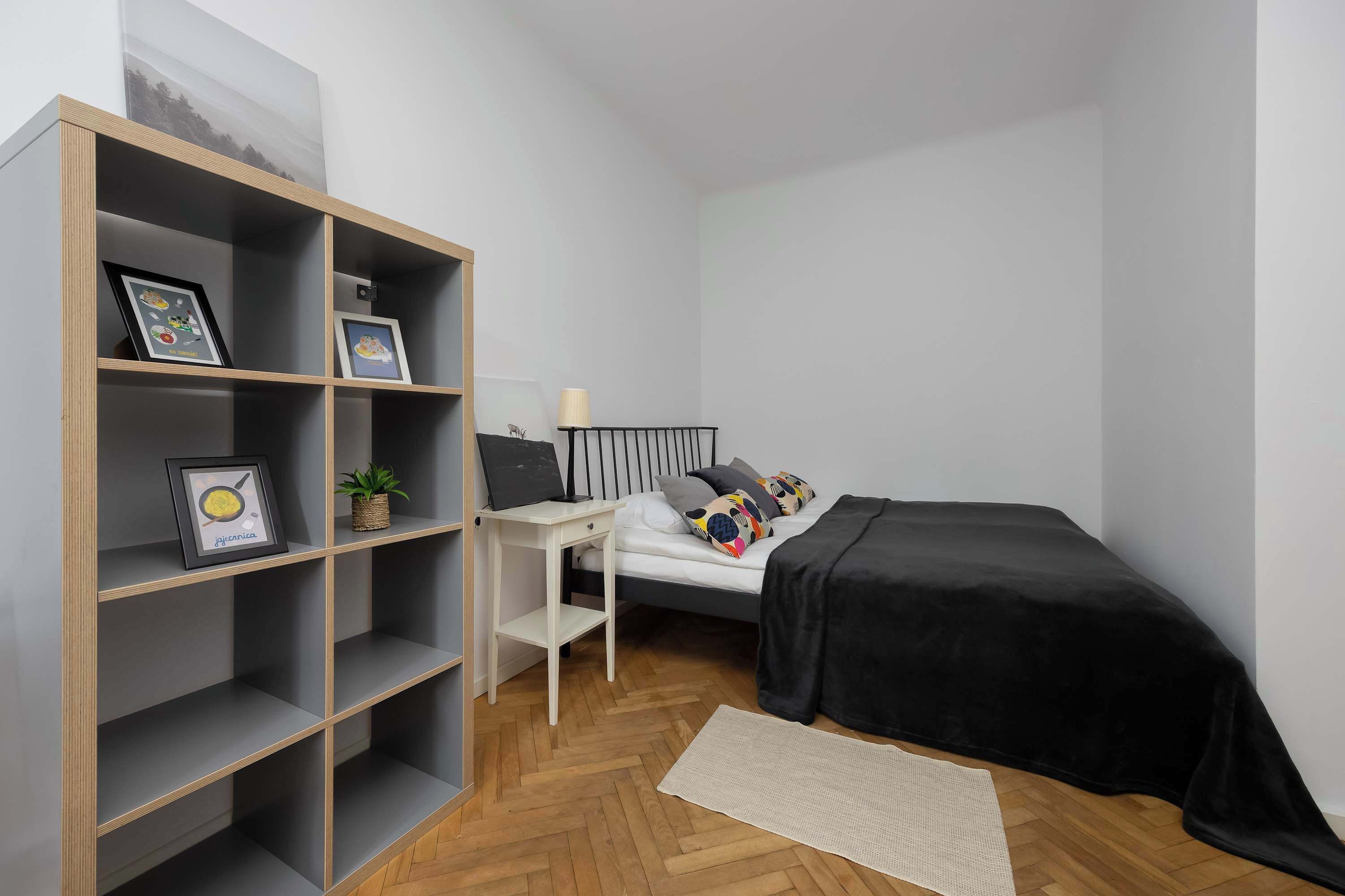 Iron/ironing board, travel cot, WiFi, bed sheets