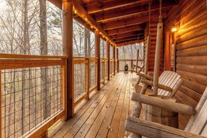 Terrace/patio - Spacious, Secluded Cabin near Nat’l Park • 4BR/4BA • Hot Tub • Pool Table (Sevierville)